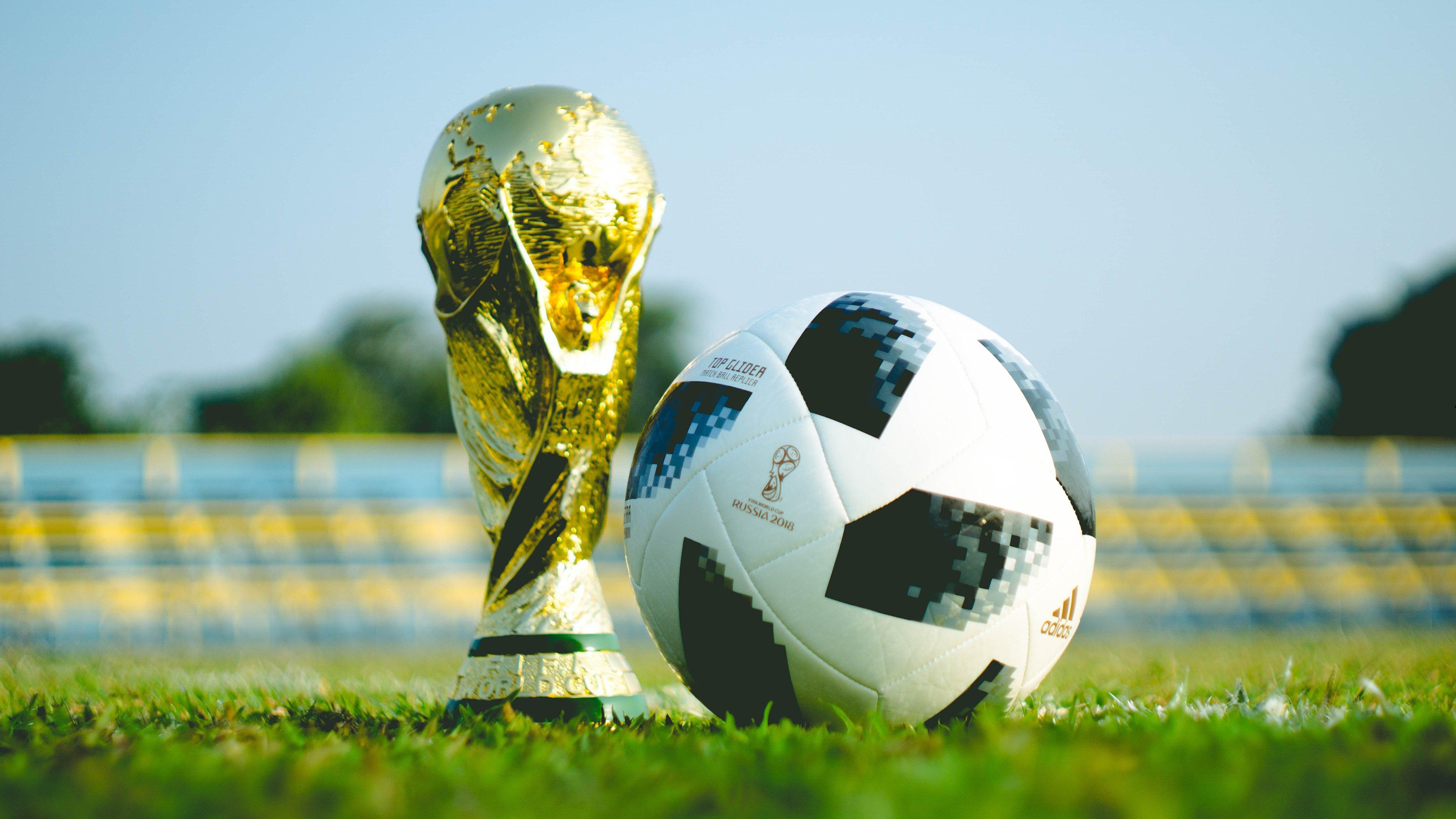 国乒包揽世界杯五冠 马龙创历史成首位男单三冠王